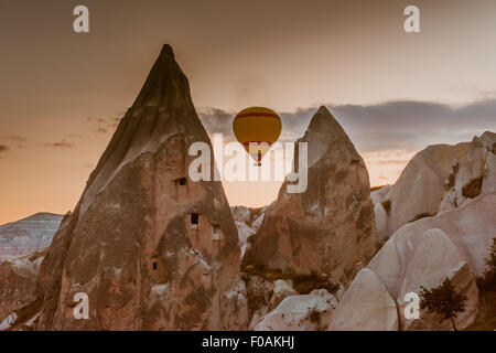 Ballonfahrt über Cappadocia fliegen Stockfoto