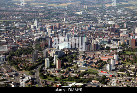 Luftaufnahme von Leeds City Zentrum Blick nach Süden von der FD erste direkte Arena zurück quer durch die Stadt, UK Stockfoto