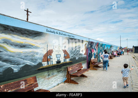 Canvey Island - ein Wandbild gemalt auf dem Meer Wand auf Canvey Island, Essex Stockfoto