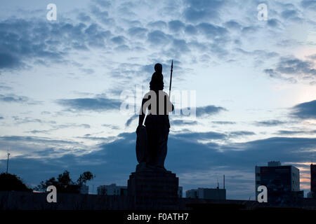 Minerva-Statue in einer Dämmerung. Guadalajara, Jalisco. Mexiko Stockfoto