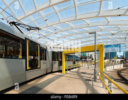 Neue Metrolink-Straßenbahn-Haltestelle und das neue ETFE-Dach nach der Sanierung funktioniert, Victoria Station, Manchester, England, UK Stockfoto