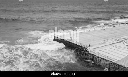 der verrückte Pool an Eisbergen in Bondi Beach in Sydney Australien Stockfoto