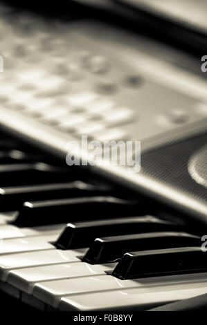 elektrisches Klavier Tastatur im studio Stockfoto