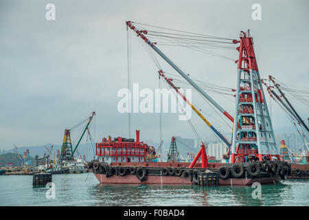 Frachter Schiff im Hafen von Hongkong Stockfoto