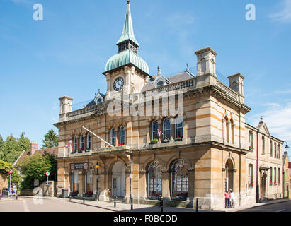 Das Alte Rathaus, den Marktplatz, Towcester, Northamptonshire, England, Vereinigtes Königreich Stockfoto