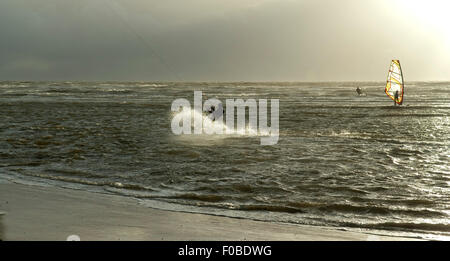 Kitesurfer, Lenkdrachensegeln, Sankt Peter-Ording Stockfoto