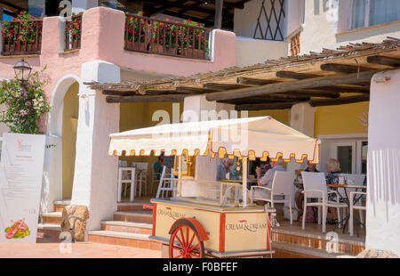 schöne Dorf Porto Cervo, das wichtigste Zentrum der Costa Smeralda, Sardinien Stockfoto