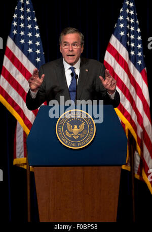 Simi Valley, Kalifornien, USA. 11. August 2015. Ehemaliger Gouverneur von Florida und 2016 Präsidentschaftskandidat JEB BUSH liefert eine außenpolitische Rede bei der Ronald Reagan Presidential Library. Bildnachweis: Brian Cahn/ZUMA Draht/Alamy Live-Nachrichten Stockfoto