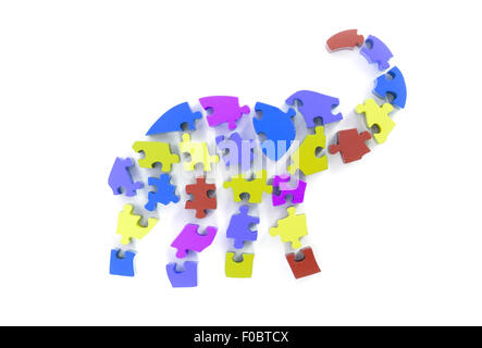 Bunte Puzzleteile in Elefanten-Form - isoliert auf weiß Stockfoto