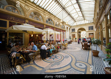 Galerie Vivienne ist eine alte historische Passage mit Geschäften und Restaurants und eine attraktive touristische Stockfoto