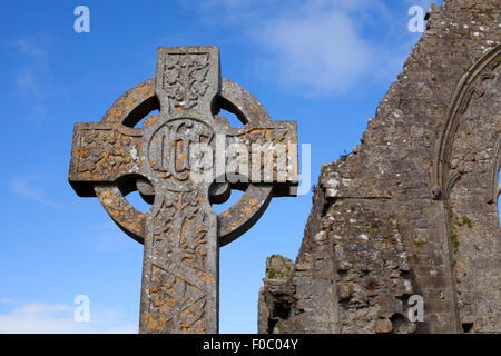 Steinkreuz und Athenry dominikanischen Kloster Detail, fand im Jahre 1241, Stockfoto