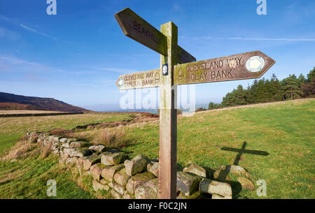 Cleveland-Wege-Schild post für Carlton und Ton-Bank, North York Moors, UK. Stockfoto