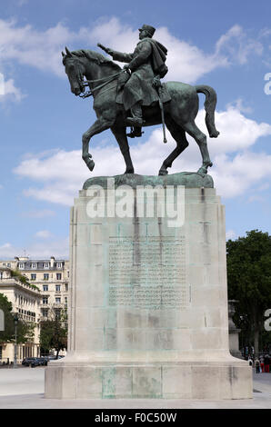 Statue von Marschall Joseph Jacques Césaire Joffre 1852 – 1931.Frankreich Paris.Französisch allgemeinen Ersten Weltkrieg Stockfoto