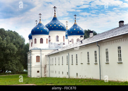 Russische orthodoxe Jurjew-Kloster, Kirche der Kreuzerhöhung, Groß Nowgorod, Russland Stockfoto