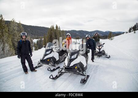 Freunde mit Motorschlitten, Jackson Hole, Wyoming Stockfoto