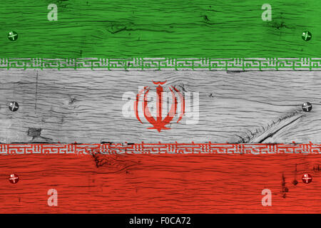 Iran Nationalflagge. Malerei ist auf Holz von alten Zug Wagen bunt. Mit Schrauben oder Bolzen befestigt. Stockfoto
