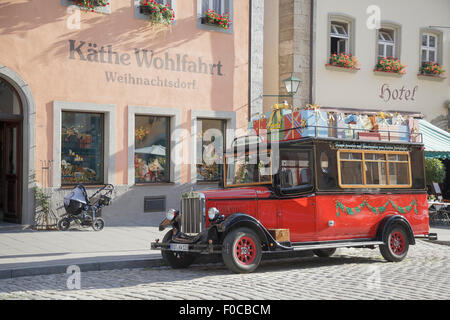 Käthe Wohlfahrt deutsche Weihnachten Museum Weihnachtsdorf, Rothenburg Ob der Tauber, Franken, Bayern, Deutschland Stockfoto