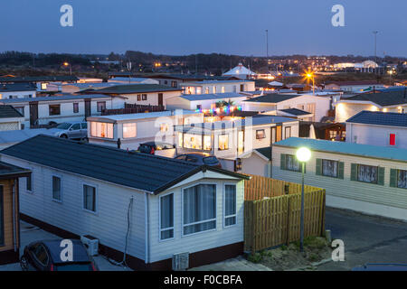 Mobilheime auf einem Trailer-Park in der Abenddämmerung Stockfoto