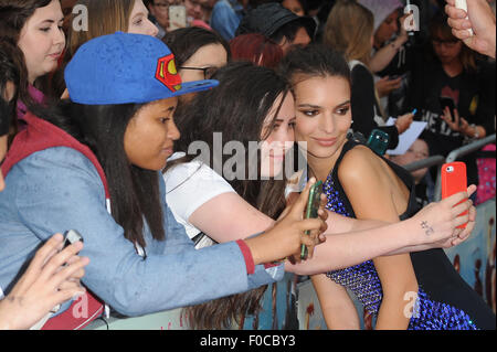 Emily Ratajkowski besucht die Europäische Premiere von Wir Sind Ihre Freunde an Ritzy Brixton, London, England. 11. August 2015 © Paul Treadway Stockfoto