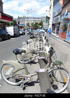 Docking-Station für Fahrrad-Verleih-Schema in Zentral-Paris, Frankreich Stockfoto