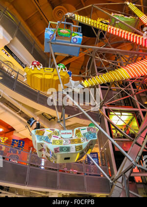 Riesenrad in Toys R uns, Times Square, New York Stockfoto