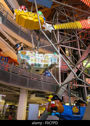 Riesenrad in Toys R uns, Times Square, New York Stockfoto