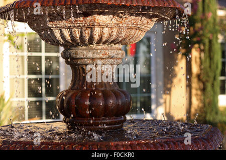 Brunnen in einem Vorort Präsidentenresidenz Stockfoto