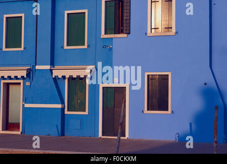 Blau lackierten Burano Haus bei Sonnenaufgang venezianischen Lagune Veneto Italien Europa Stockfoto