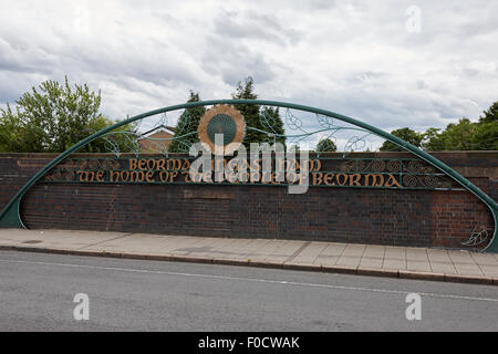 Gooch Straße Brücke über den Fluß Rea nah an dem Aufstellungsort des ursprünglichen Beorma Ingas Schinken Website von Birmingham UK Stockfoto