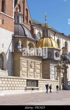 Wawel, Krakau, Polen, 28. Juli 2015. Königsschloss Wawel, Sitz der polnischen Könige aus dem 12. bis 17. Jahrhundert. Kathedrale. Stockfoto