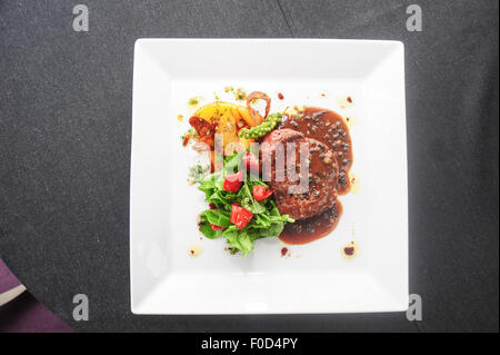 Rindersteak mit Pfeffersoße Stockfoto