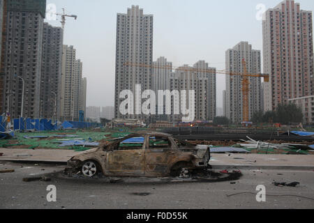 Tianjin, China. 13. August 2015. Gesamtansicht der Zerstörung nach Explosionen im Hafengebiet in Tianjin, Nordchina, 13. August 2015. 17 Menschen wurden getötet und ein weiterer 283 Menschen verletzt im Krankenhaus, offizielle Medien sagte. Bildnachweis: CPRESS PHOTO LIMITED/Alamy Live-Nachrichten Stockfoto