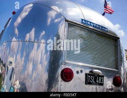 Airstream Wohnwagen auf einen Vintage Retro Festival. Großbritannien Stockfoto