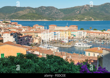 Blick auf den Hafen von Portoferraio, Insel Elba, Livorno, Toskana, Italien Stockfoto