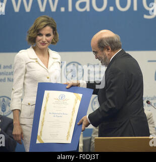 Königin Letizia von Spanien ist Sonderbotschafter für Ernährung für die Food and Agriculture Organization (FAO) benannt. FAO-Generaldirektor José Graziano da Silva Königin Letizia mit der Ehre während einer Zeremonie am Hauptsitz der FAO in Rom vorgestellt.  Featuring Stockfoto