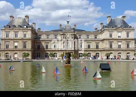 Palais du Luxembourg im Jardin du Luxembourg, Paris, Frankreich Stockfoto