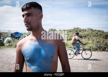 Calais, Frankreich. 12. August 2015. Leben in Calais Migrant 'Dschungel' Credit: Guy Corbishley/Alamy Live-Nachrichten Stockfoto