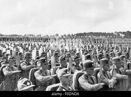 Nationalsozialismus / Nationalsozialismus, Nürnberger Reichsparteitag der Freiheit, Nürnberg, 5. - 10.9.1935, rollstuhlgerechter Aufruf des Reichsarbeitsdienstes Rad, Zusatzrechte-Clearences-nicht verfügbar Stockfoto