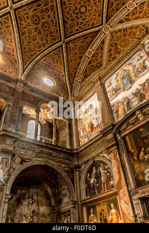 Friese gemalt an den Wänden und Decke der Chiesa di San Maurizio al Monastero Maggiore Stockfoto