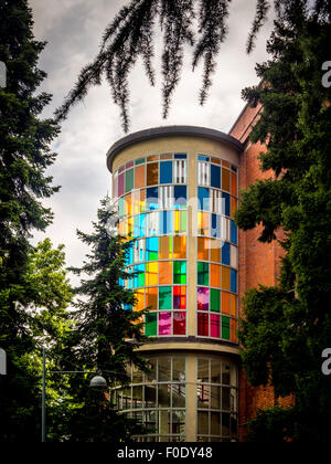 Rundbau mit farbigem Glas. Mailand, Italien. Stockfoto