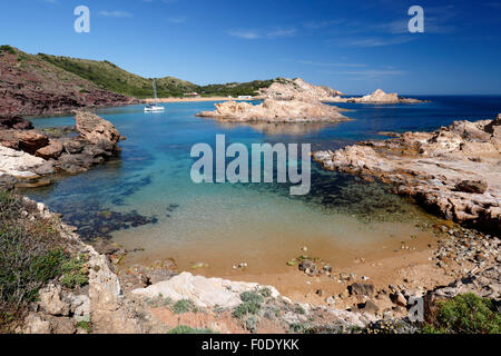 Blick über Cala Pregondo und Cala Pregonda, in der Nähe von Fornells, Nordküste, Menorca, Balearen, Spanien, Europa Stockfoto