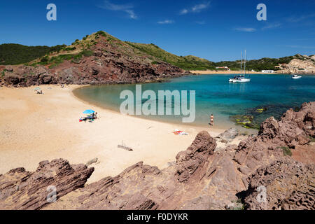 Blick über Cala Pregondo und Cala Pregonda (in der Ferne), in der Nähe von Fornells, Nordküste, Menorca, Balearen, Spanien, Europa Stockfoto