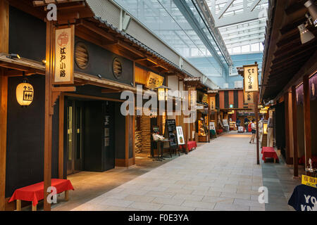 Restaurants am Flughafen Tokio-Haneda International Terminal in Japan Stockfoto