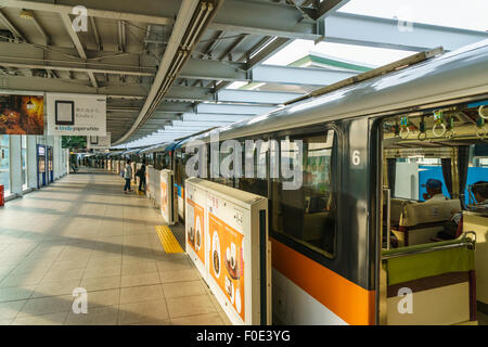 Monorail am Flughafen Tokio-Haneda in Japan Stockfoto