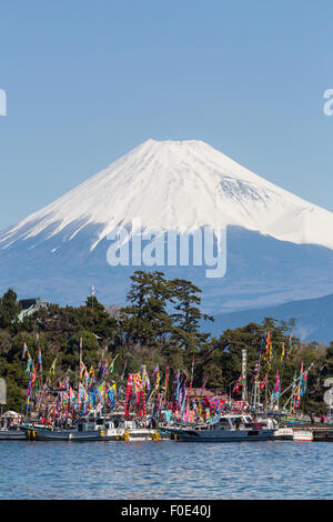 Fisch-Boot und Mt. Fuji in Japan Stockfoto