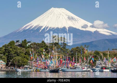 Fisch-Boot und Mt. Fuji in Japan Stockfoto