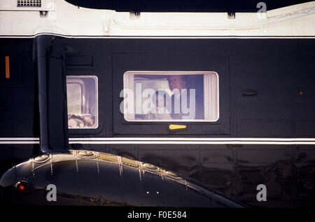 Calhoun, Georgia, USA. 1. Juni 1978. Präsident Jimmy Carter hält Enkel Jason Carter im Fenster der Marine One, nachdem ein Oster-Wochenende besuchen, Calhoun, Georgia im Jahr 1977. © Ken Hawkins/ZUMA Draht/Alamy Live-Nachrichten Stockfoto