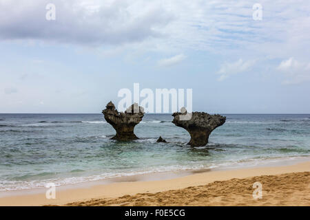 Herzförmige Felsen in Kouri Insel in Okinawa, Japan Stockfoto