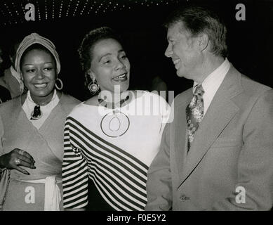 Präsident Jimmy Carter mit Coretta Scott King bei MLK-Preisverleihung in Atlanta, Ga. 3. Februar 2015. © Ken Hawkins/ZUMA Draht/Alamy Live-Nachrichten Stockfoto