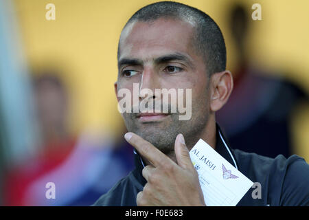 Udine, Italien. 13. August 2015. El-Jaish Head Coach Sabri Lamouchi während der freundlichen Vorsaison Fußballspiels Udinese Calcio V El Jaish Sportverein am 13. August 2015 im Friaul-Stadion in Udine, Italien. Bildnachweis: Andrea Spinelli/Alamy Live-Nachrichten Stockfoto